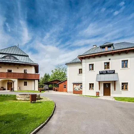 Kristin Hrádek Hotel *