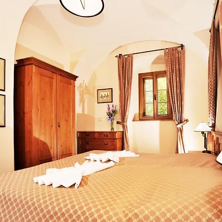 Hotel Kristin Hradek *
