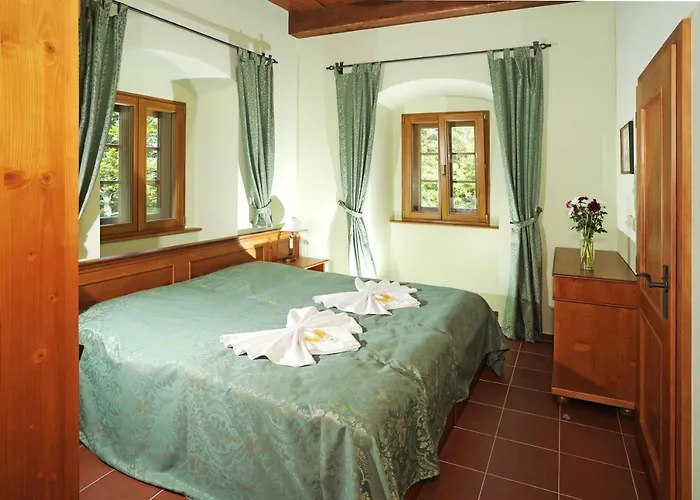 Kristin Hrádek Hotel *