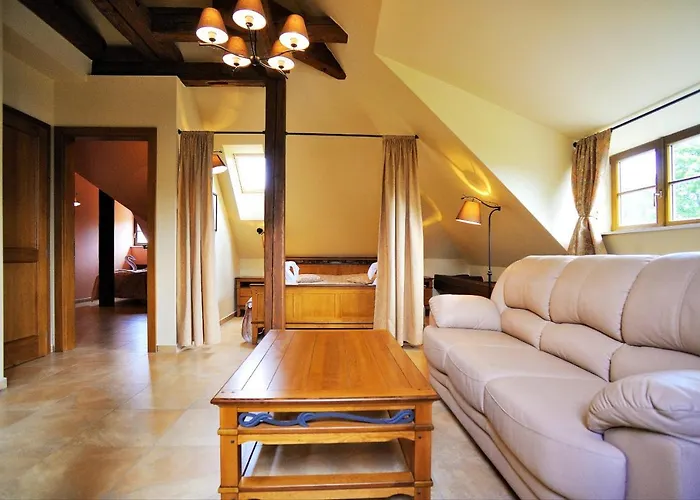 Hotel Kristin Hrádek *